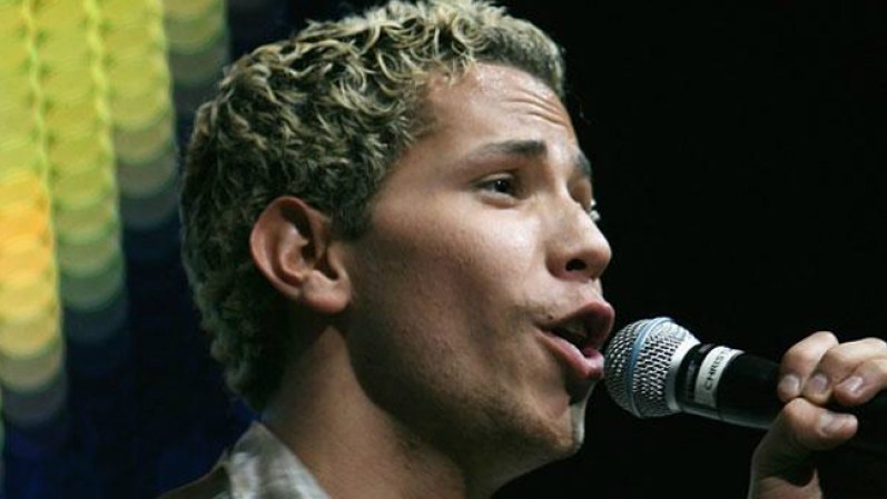Christian Chávez, el cantante de RBD, salió a la luz pública como gay en el 2007.