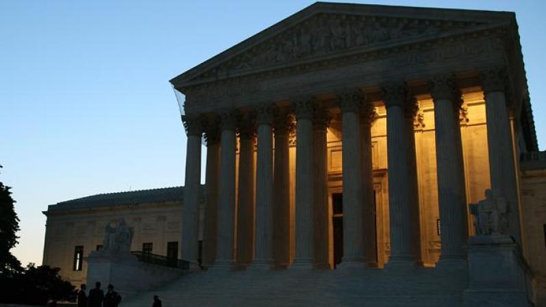 Alabama, Georgia, Indiana, Carolina del Sur y Utah le siguieron los pasos a Arizona, pero el gobierno federal impugnó estas leyes, hasta que el máximo tribunal llegue a alguna conclusión final.