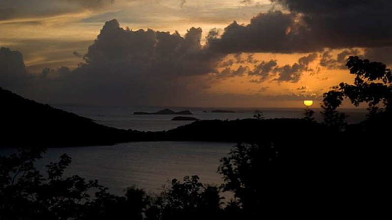 De día o de noche, Culebra es un espectáculo.
