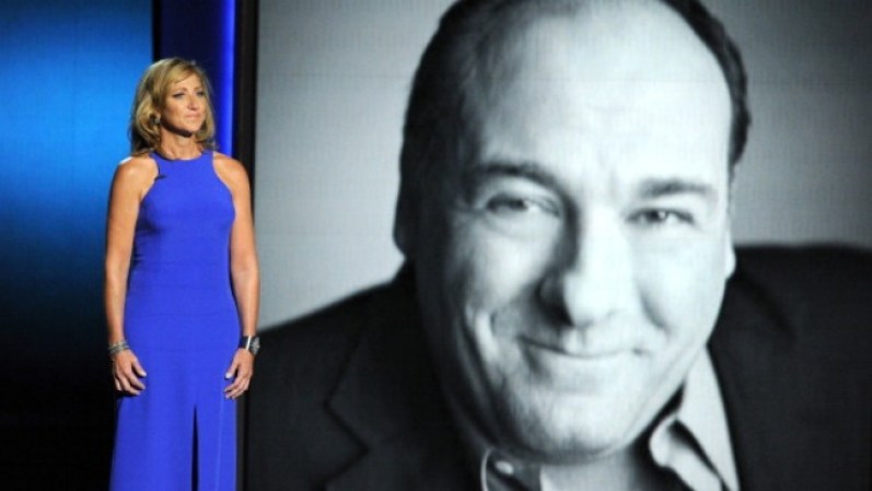 Un momento que llegó al corazón de todos: El recuerdo del recientemente desaparecido actor James Gandolfini. El teatro lo ovacionó tras ver sus mejores actuaciones.