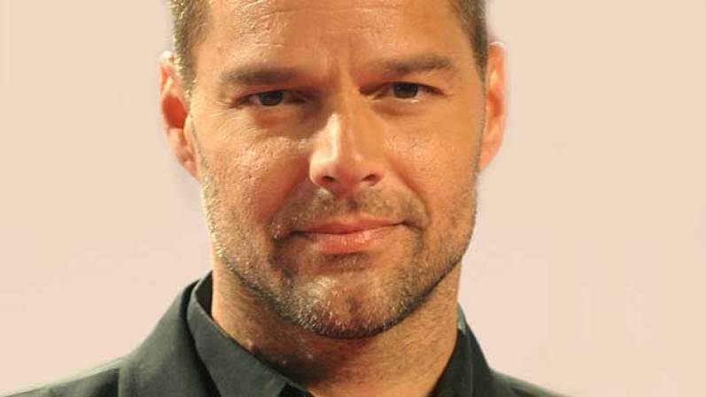 Ricky Martin: “Mi corazón está con todas las víctimas de la explosión en la línea de la meta de Bostón”.