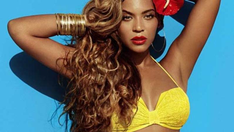 Te presentamos además las sensuales imágenes de la cantante en su nueva aventura como modelo y empresaria.