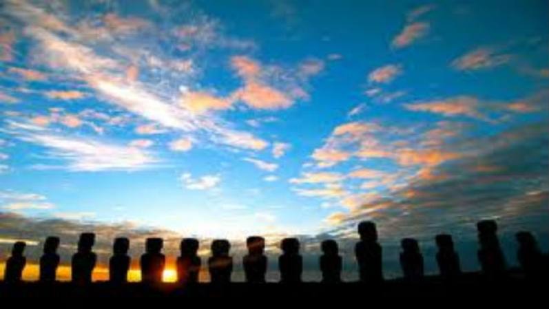 Seis mil viajes alrededor del mundo en jet privado. Los fundadores de la agencias de viajes de lujo A&K te llevan a los más exóticos lugares y a todas las maravillas alrededor del mundo . Aquí la Isla de Pascua.