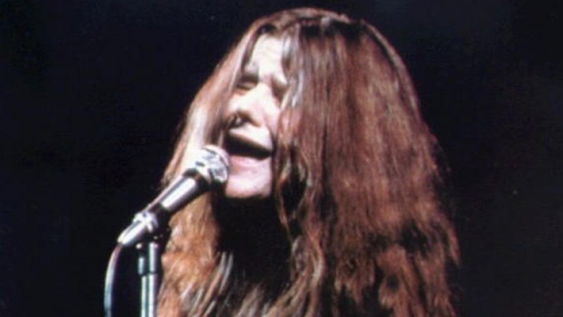 Janis Joplin, 27 años (1943-1970): cantante, compositora, arreglista, pintora y bailarina. Nombrada "Reina del Rock and Roll" y "Reina del Soul Psicodélico". La revista Rolling Stone la nombré la número 28 en la lista de Los Cien Grandes Cantantes de Todos Los Tiempos. Causa de su muerte: sobredosis de heroína.
