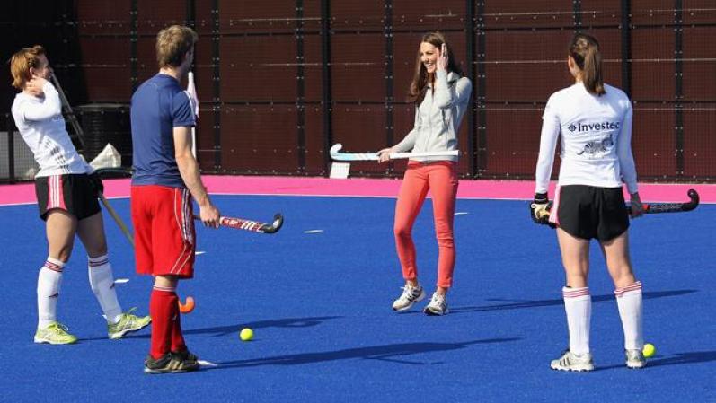 Llegó al Olimpic Park ubicado al este de Londres con un pantalones bien ceñidos, por encima de los tobillos.