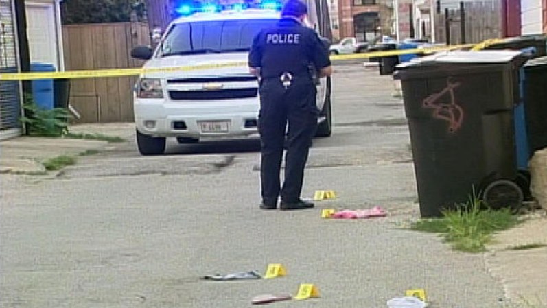 Agosto 8 - Joven atacada en Logan SquareLa policía busca al responsable de atacar a una adolescente.