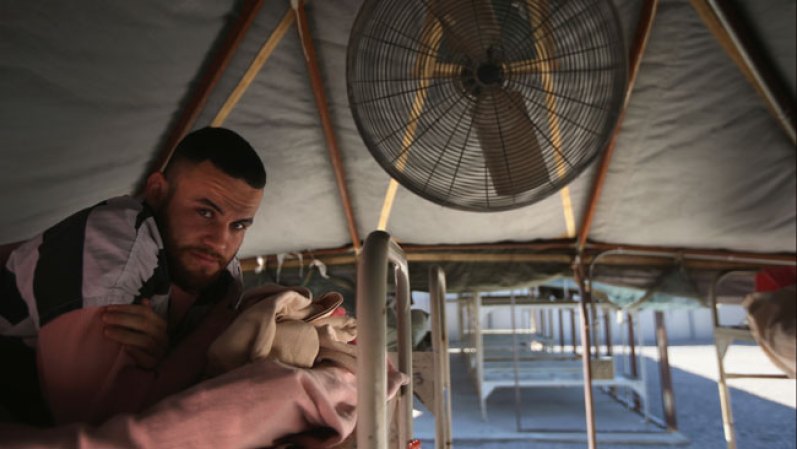 El controvertido sheriff Joe Arpaio, del condado de Maricopa, está orgulloso de su cárcel, mientras que los presos aseguran que allí, las condiciones son inhumanas debido al calor sofocante