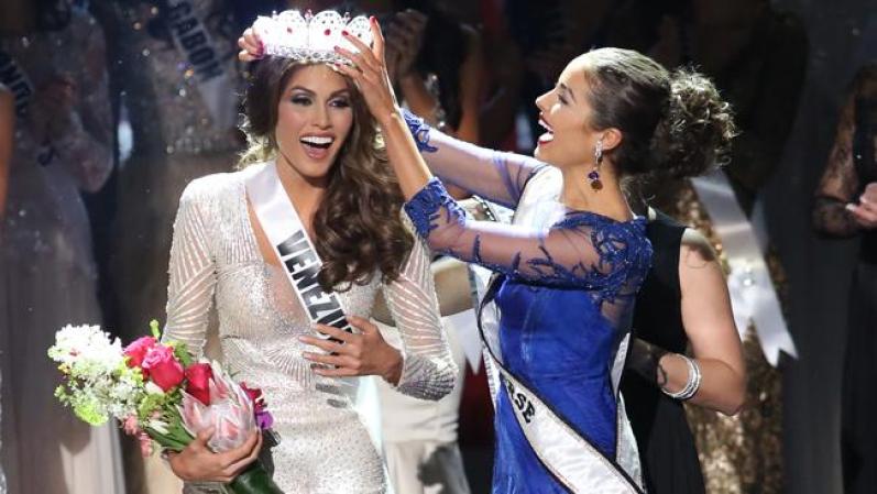 Olivia Culpo coronó a la venezolana Gabriela Isler como Miss Universo 2013. La candidata llevó así la séptima corona para su país, Venezuela.