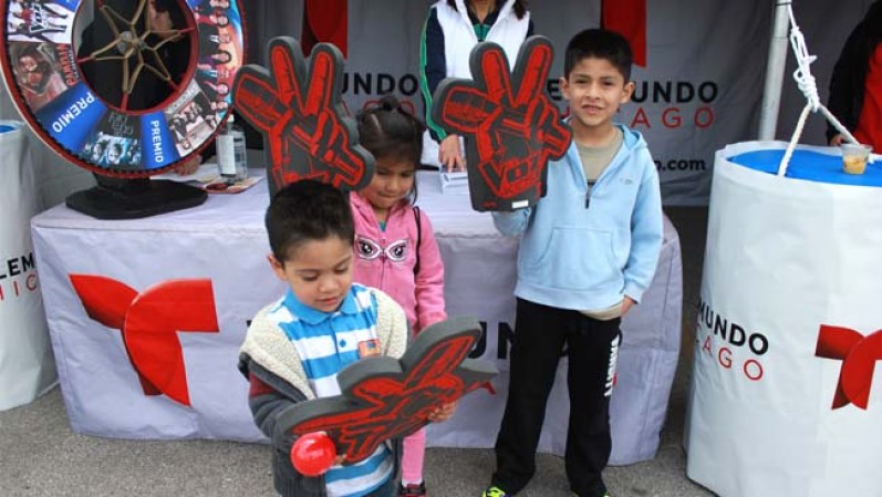 Niños promocionando La Voz Kids.