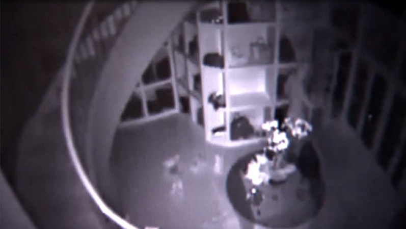 Esta fue la única cámara que captó el momento del asalto. Las otras 16 cámaras ubicadas en las afueras de la casa no registraron el robo.