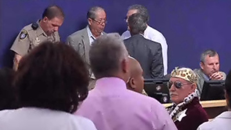 "El Rey" Arpaio. Así lo satirizaron.