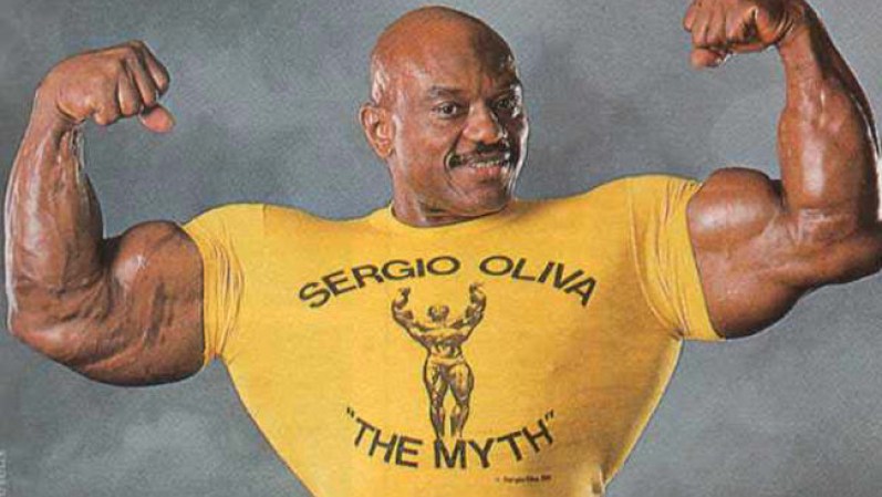 El fisiculturista Sergio Oliva, “The Myth” (El Mito) falleció el lunes 12 de noviembre, del 2012, debido a una insuficiencia renal a la edad 71 años.