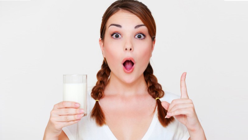 6. Toma leche, lácteos y alimentos ricos en calcio. <br /><br />La mujer que consume mucho calcio puede llegar a reducir sus síntomas del PMS hasta un 50%.