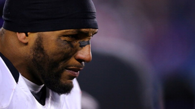 ¡No te pierdas a esta belleza morena el próximo Superbowl! Ray Lewis de los Baltimore Ravens lucirá su destreza física y …sus aptitudes estéticas el próximo 3 de febrero.