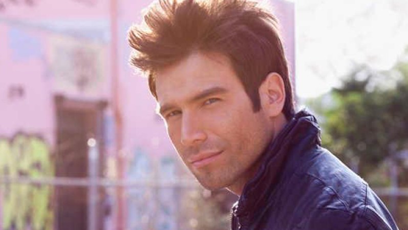 Cuando no está actuando, Rafael va por la vida como ese joven de Hermosillo, México con un look informal y relajado.
