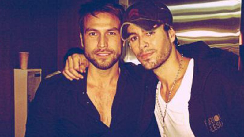 Rafa hizo una aparición especial en el video clip de la canción "Lloro por ti" de Enrique Iglesias