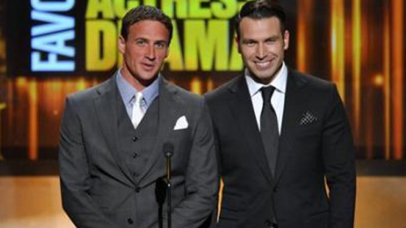 En esta ocasión, le tocó presentar un premio en los "Alma Awards"