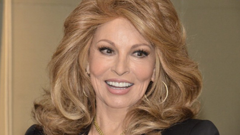 Aunque ya no es una veinteañera, Raquel Welch sigue siendo una de las mujeres más bellas de Chicago.