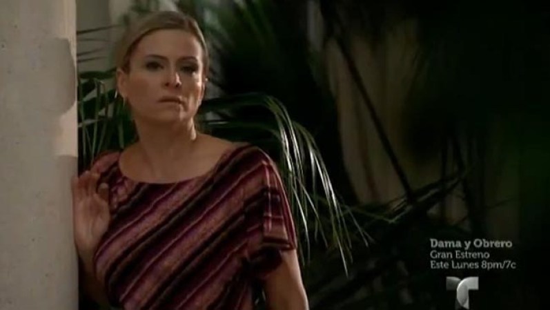 Denise escucha cuando Bianca intenta convencer a Bruno de escaparse juntos a España.