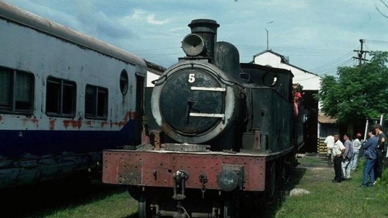 OCTUBRE 17, 2012 - Paraguay estuvo de fiesta. Los vecinos de Sapucai, en Paraguay salieron a saludar al ferrocarril inglés que todos conocen como el "caballo de hierro".