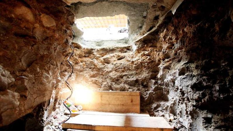 En marzo de 2006, el único arquitecto conocido de la construcción de túneles, es Jesús Corona-Verbera.