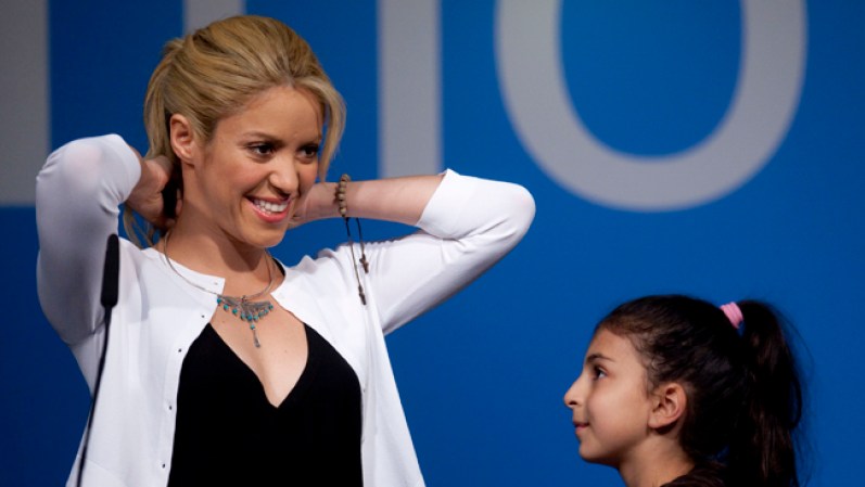 6. Shakira es la única latina que figura dentro de los diez más seguidos en Twitter con 9´417,534 seguidores.