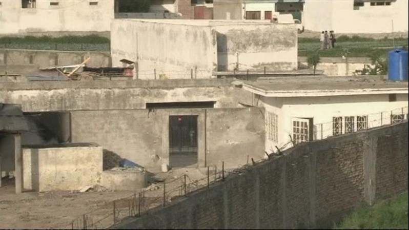 Una toma desde una de las casas vecinas de la mansión.