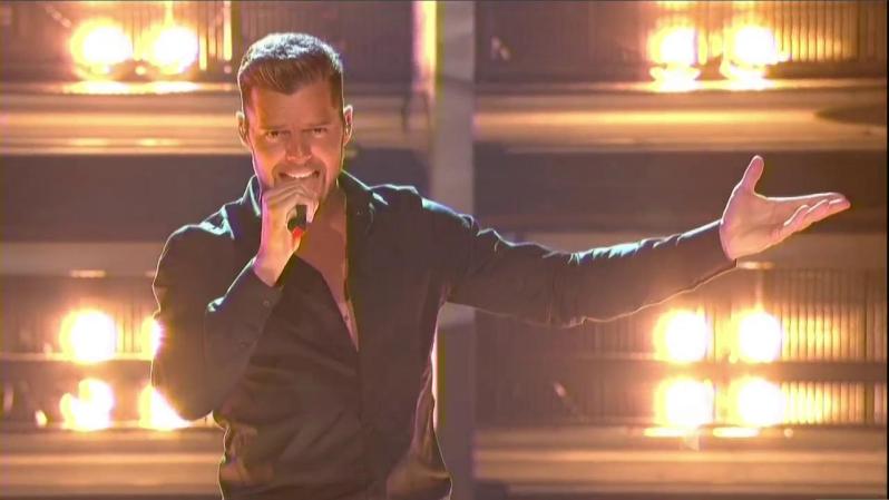El puertorriqueño animó el show cantando su más reciente sencillo “Come With Me”.