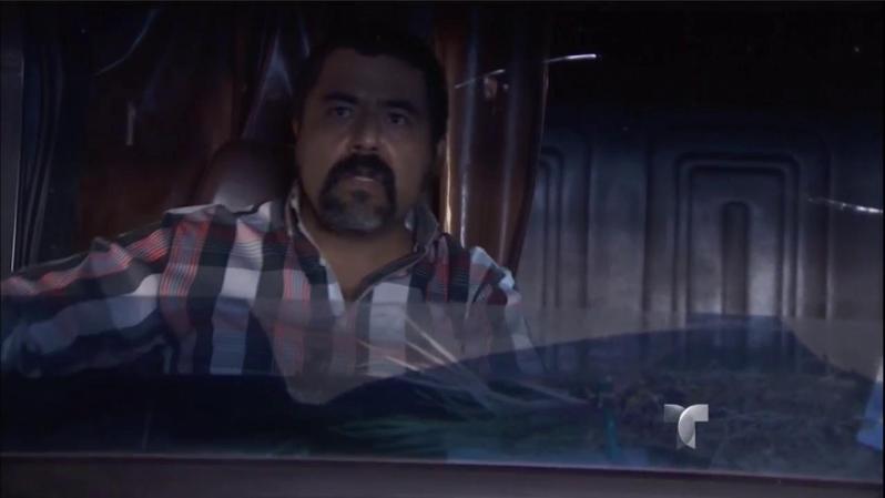 Aurelio planea que metan a Don Cleto a la cárcel para después sacarlo y quedar como "héroe" ante Ximena.