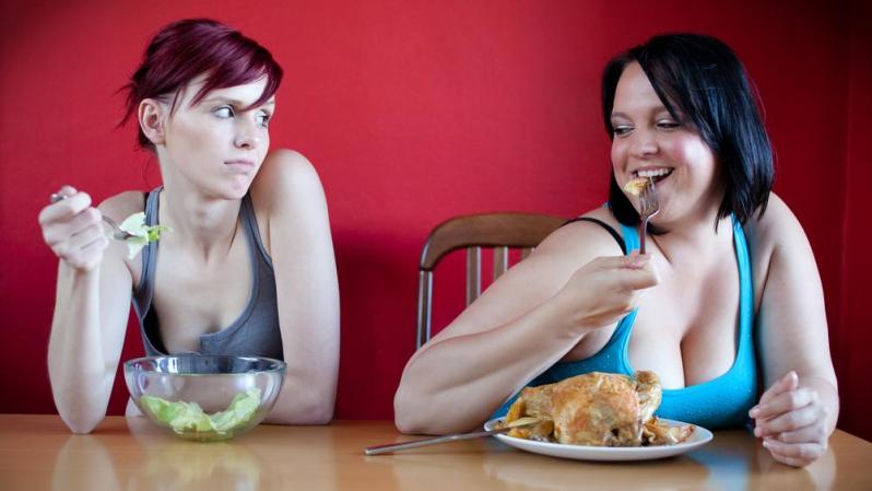 Si una persona lleva años sometiéndose a dietas, pasando hambre, perdiendo unas libras, volviéndolas a ganar, una y otra vez, quizás sea preferible aprender a amarse como es.