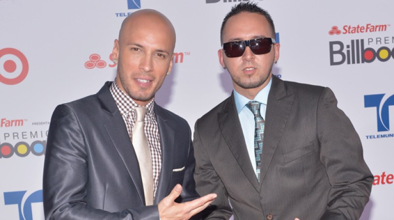 Alexis (izquierda) junto a Fido.