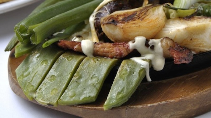 El cactus es un rico ingrediente que puede acompañar carnes o mariscos.