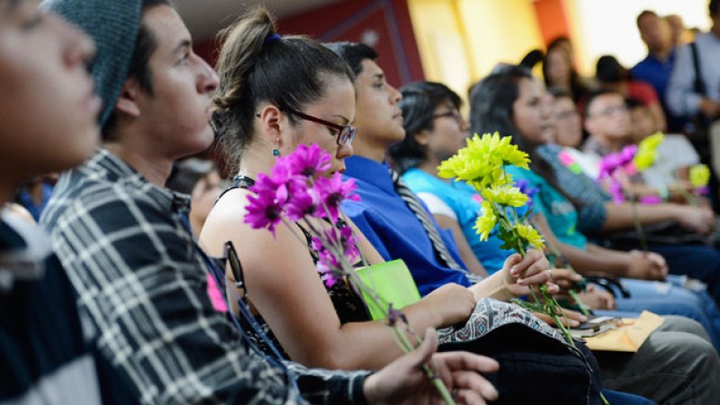 El grupo de jóvenes inmigrantes conocidos como DREAMers durante una rueda de prensa en Los Angeles, California.