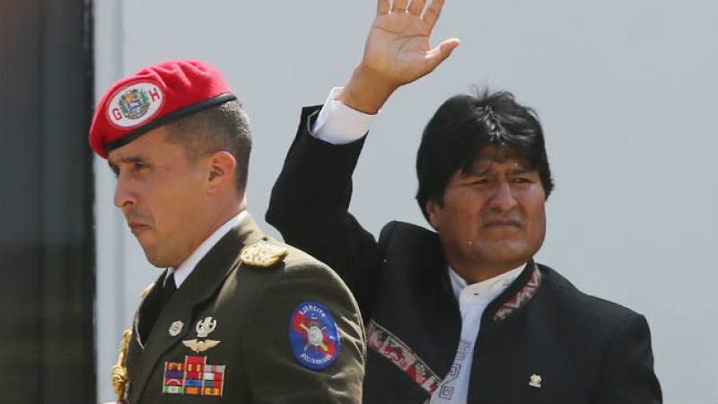 Denuncian "secuestro" de Evo Morales