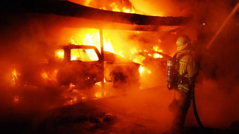 Bombero rescatado de infierno