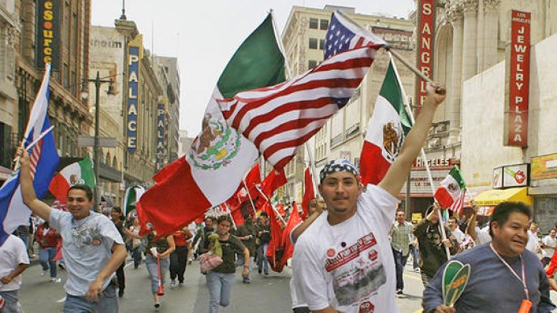 Estadounidenses apoyan a inmigrantes