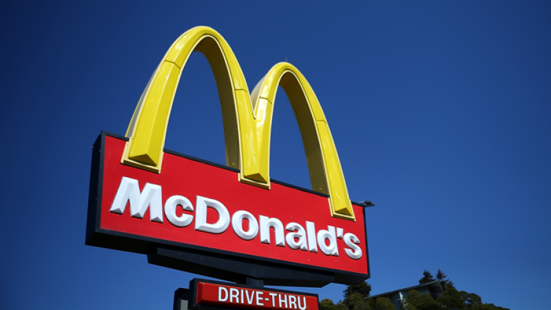 Mc Donalds abre su 1er restaurante en...