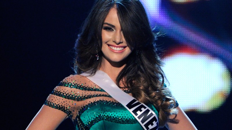 Miss Venezuela 2012, Irene Esser, vivió un momento embarazoso en Miss Universo 2012.