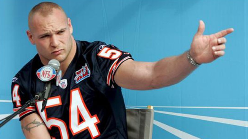 Brian Urlacher dice adiós