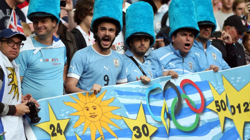 Hinchas uruguayos durante los Juegos Olímpicos. Uruguay se coronó campeón en la última Copa América en 2011.