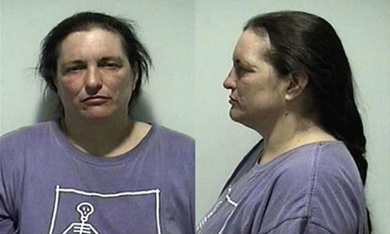 Julie A. Brungard-Giordano, de 47 años, recibió ocho cargos por crueldad animal.