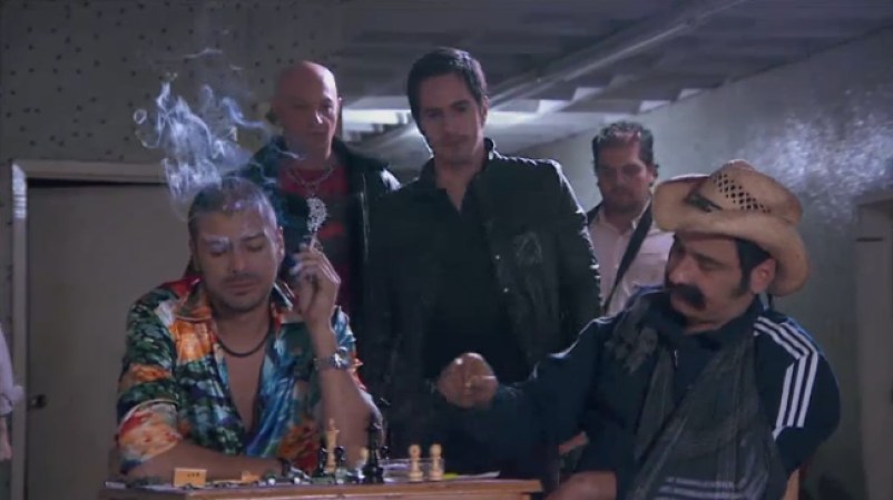 El Chema le asegura a el Cabo y al Tijeras que Aurelio está muerto.