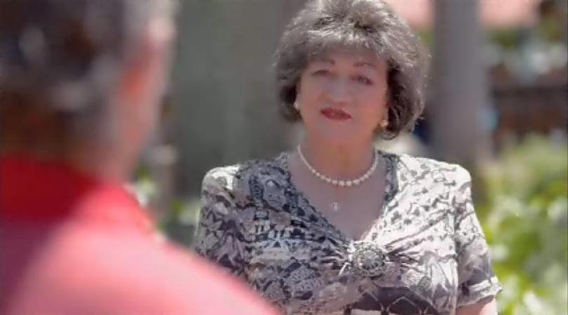 Doña Enelia se da cuenta de la situación y enfrenta a Pablo.