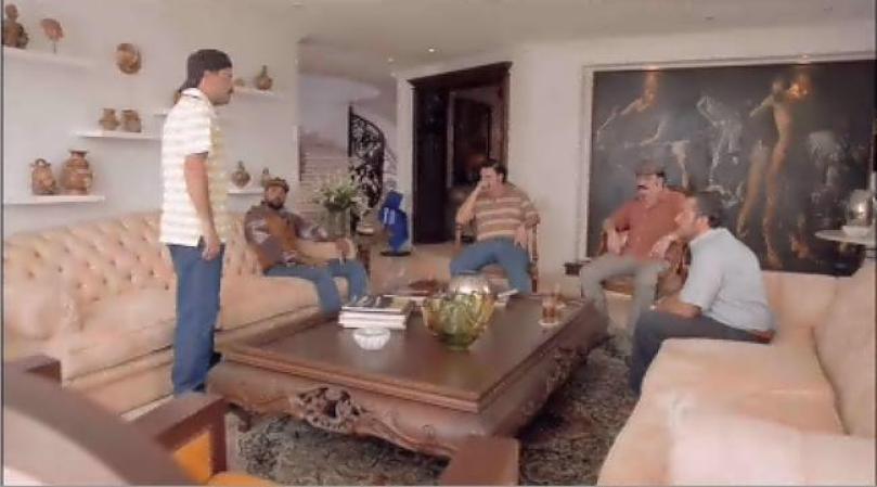 Marino y Caín regresan a Medelllín con el mensaje. Restrepo le ofrece a Escobar le ofrece que dejen el asunto de lado, y lo amenaza con vengarse con su familia si sigue atacándolo.