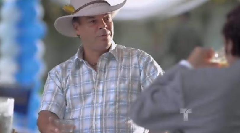 Entonces Escobar le encomienda que él mismo se encargue de acabar con Galán.