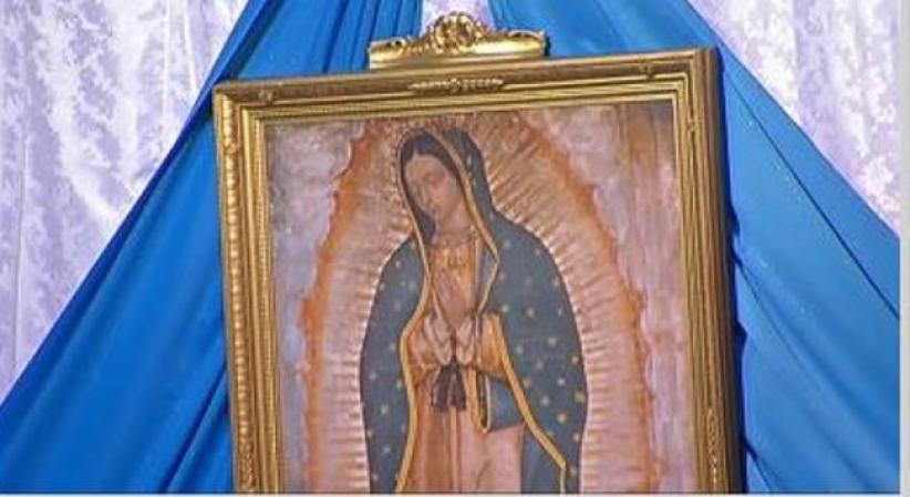 DES PLAINES, Illinois. Miles de fieles acuden cada 12 de diciembre al Cerrito del Tepeyac en Des Plaines para venerar a la Virgen de Guadalupe en su día.