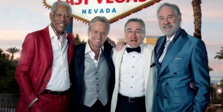 Robert De Niro, Morgan Freeman, Michael Douglas y Kevin Kline protagonizan "Last Vegas", una comedia de aventuras de 4 amigos mayores en la Ciudad del Pecado que dará de qué hablar y que, posiblemente, pondrá a alguno de estos actores en el escenario de la próxima ceremonia de los Premios Oscar.