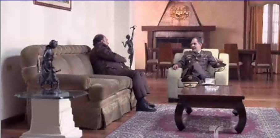 Por lo que viaja a Medellín y le pide a su contraparte que le ayude a entrevistarse con él, a lo que éste se niega.