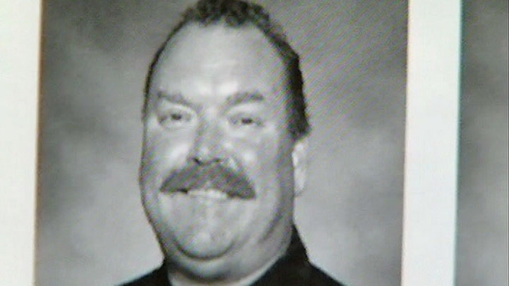 Thomas Flahive, bombero de Chicago que murió por una infección del virus del Nilo.