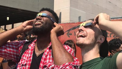 Escuelas de Illinois e Indiana anuncian cierres por el eclipse solar